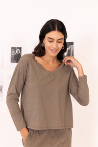 CAMISETA ESCOTE PICO ALGODÓN